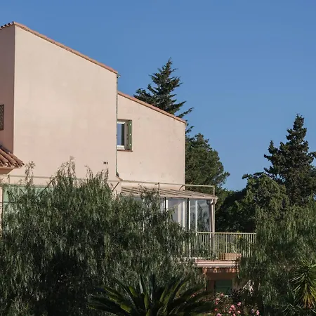 Mas Elancia Guest house